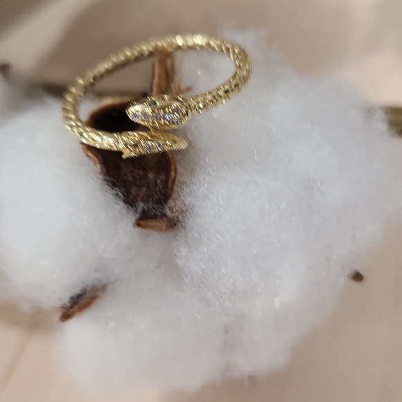 ππNEWππ LUXURIOUS!! Adjustable Snake Ring with Tiny CZ'S in GOLD Plating - Picture 4 of 13